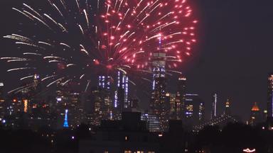 爱国假期庆祝7月晚上城市纽约曼哈顿